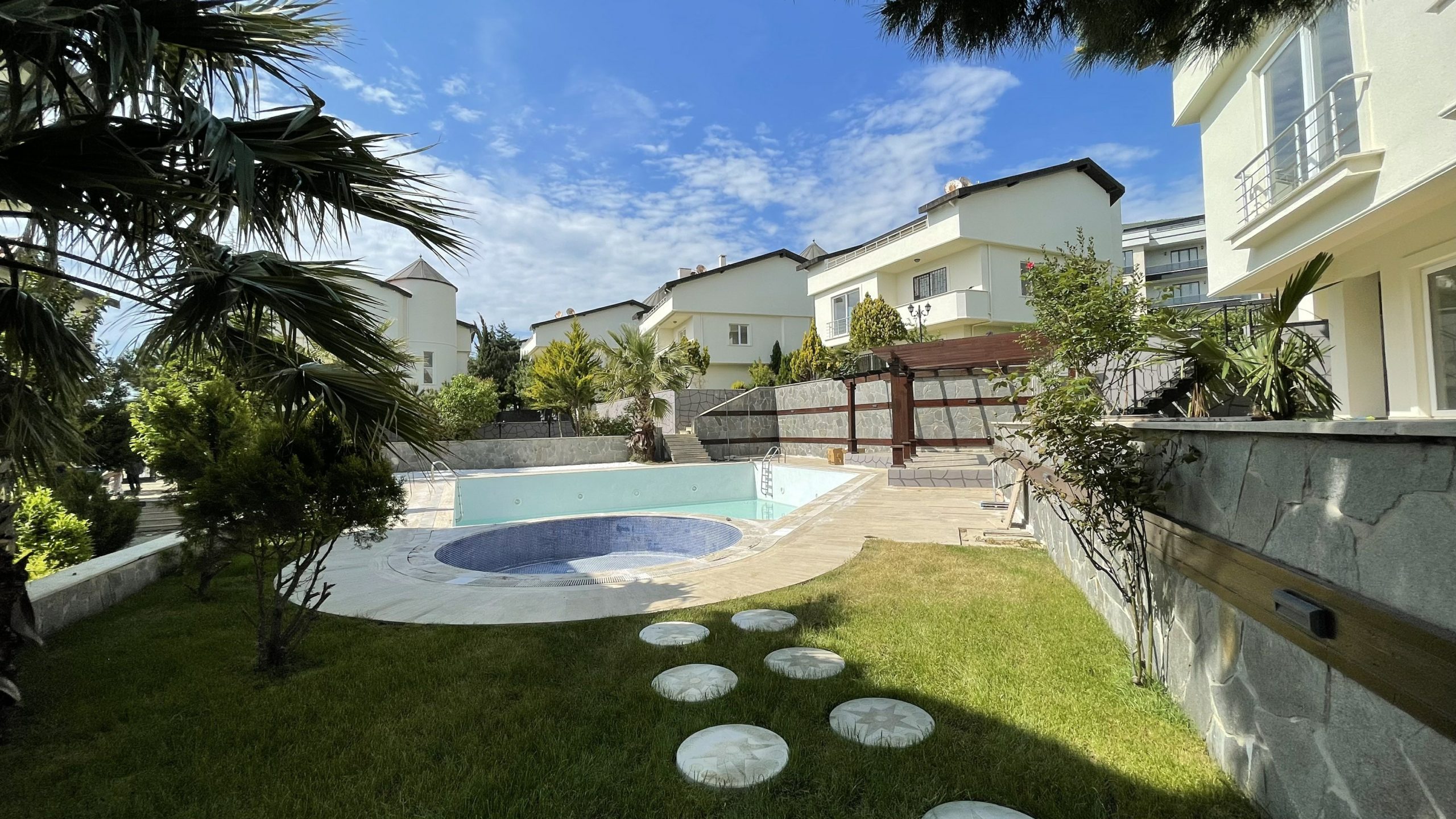New Sea View Istanbul Villas - Children's pool