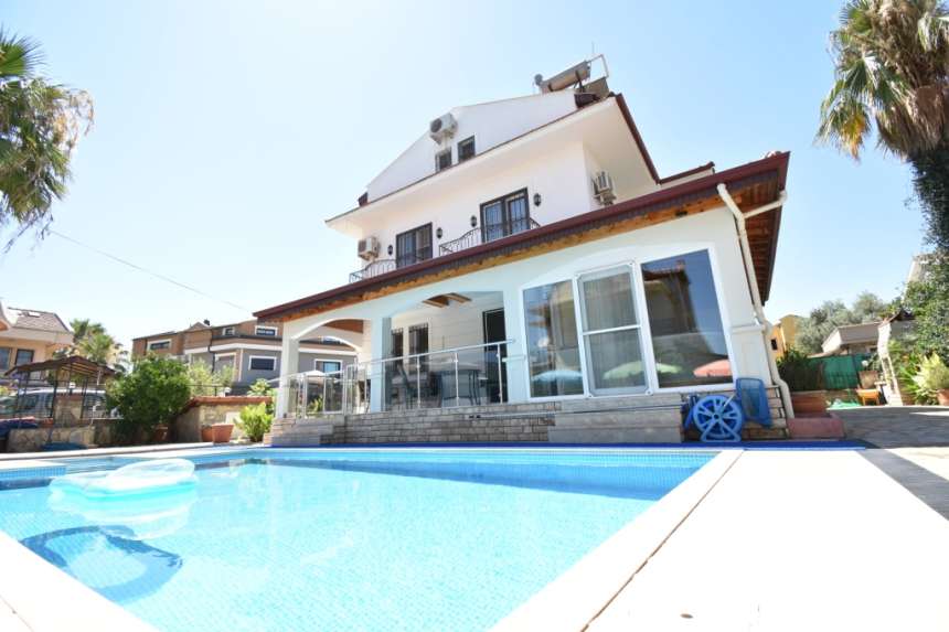 4-Bed Detached Calis Villa - Private walk-in pool