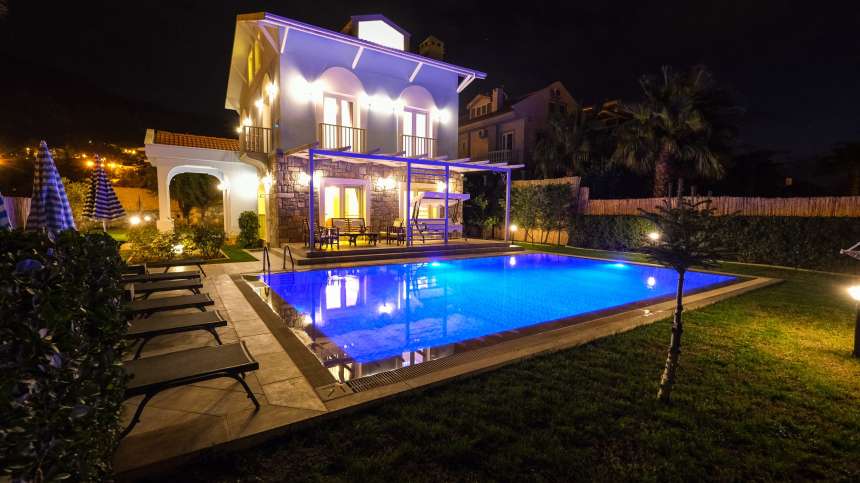 Luxury Ovacik 4-Bed Villa - Garden lighting