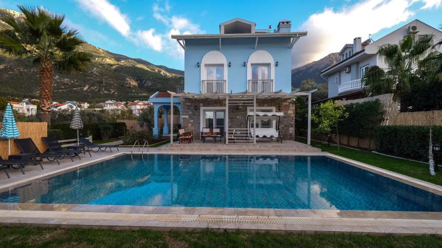 Luxury Ovacik 4-Bed Villa - Mountain backdrop