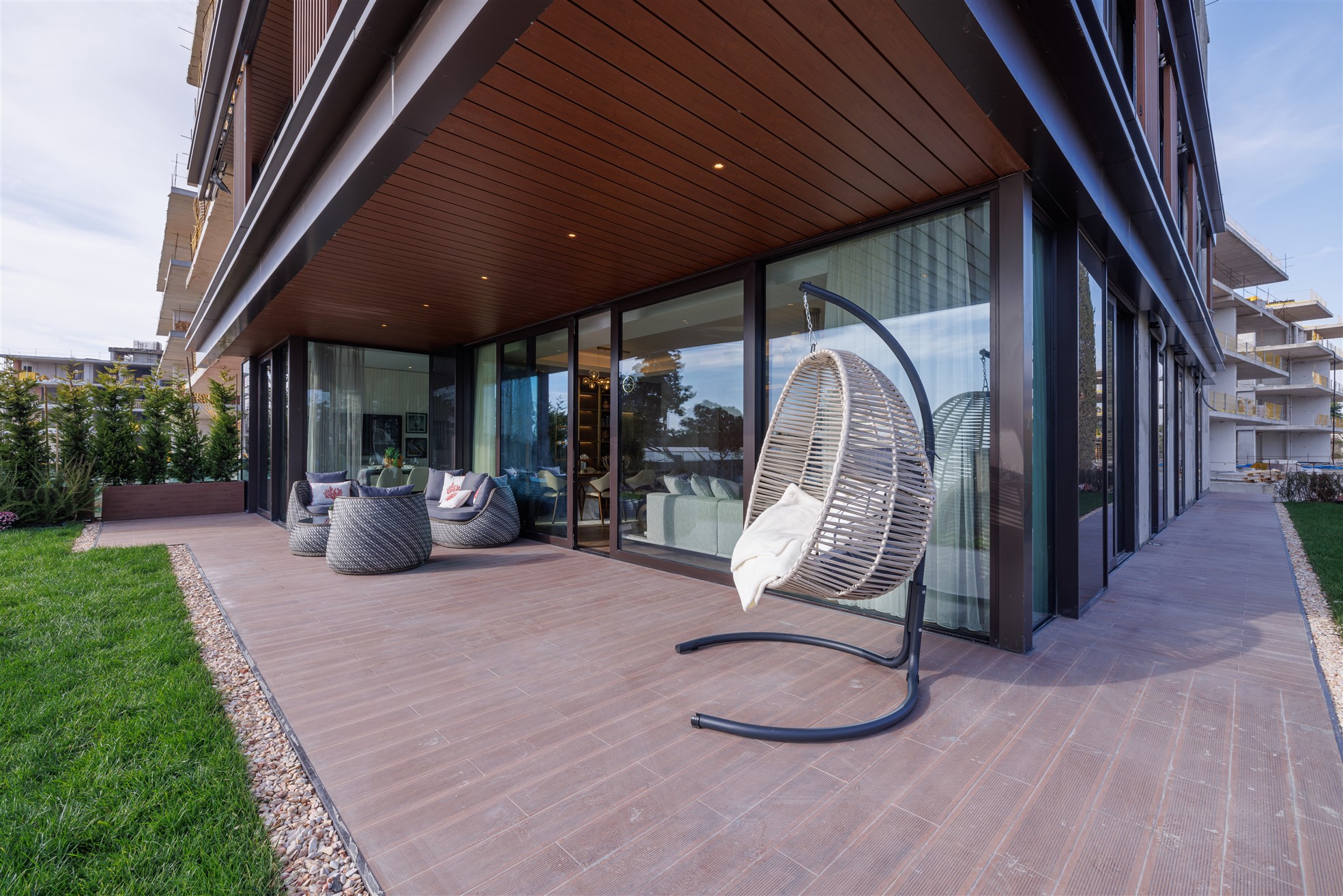 Sea Front Asian Istanbul Property For Sale - Large sun terrace