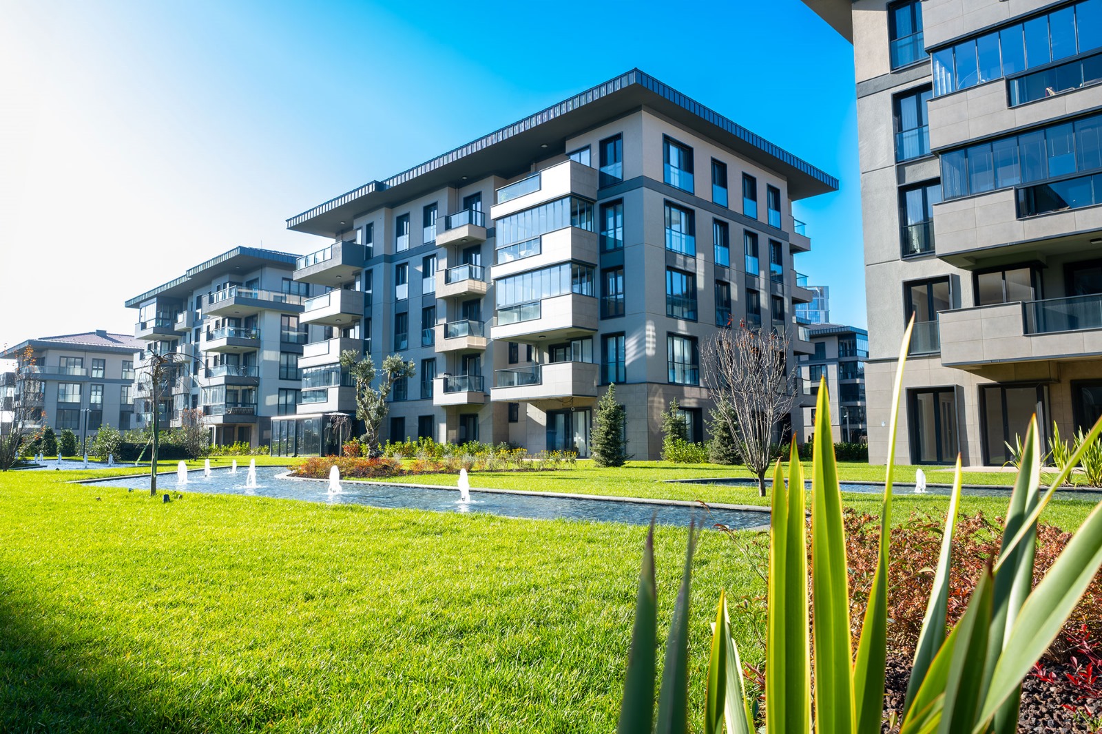 Ready-To-Move-In Istanbul Property For Sale - Lovely vast landscaped gardens