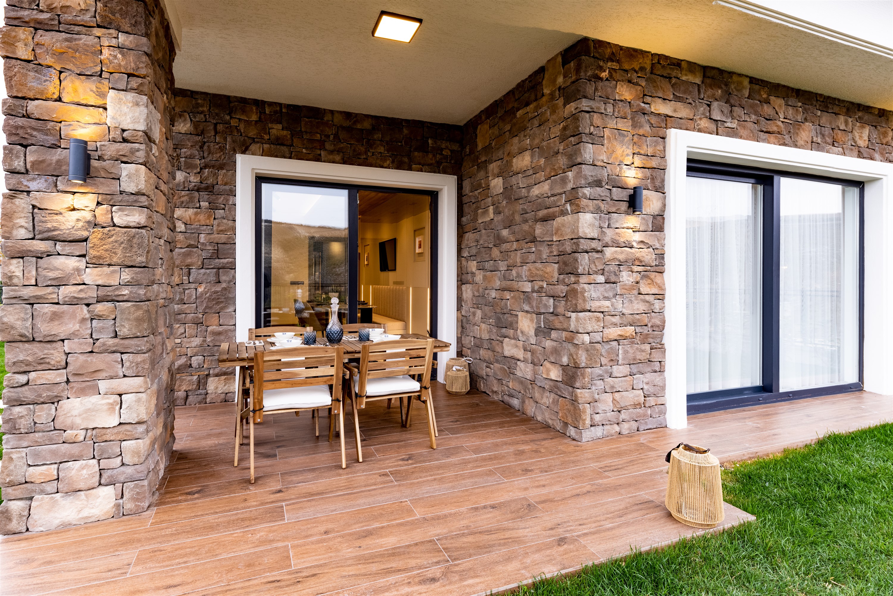 Nature View Istanbul Luxury Villas - Covered outdoor terrace