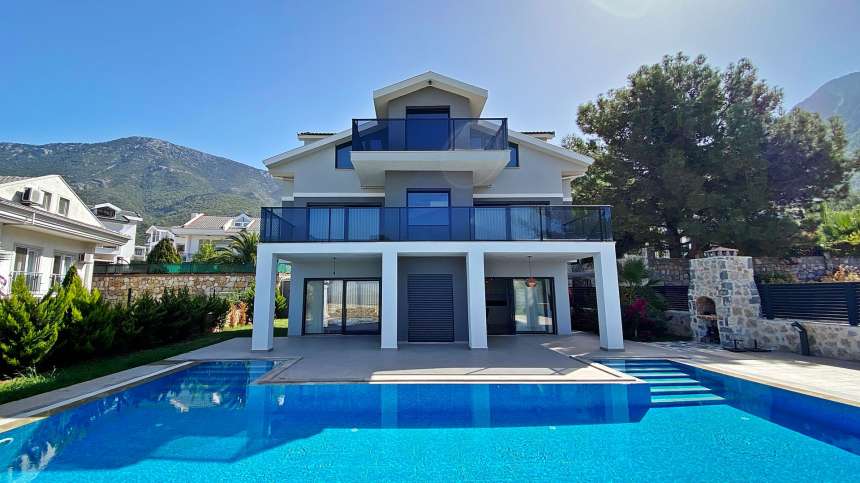 Detached 4-Bed Villa in Ovacık- Modern Design