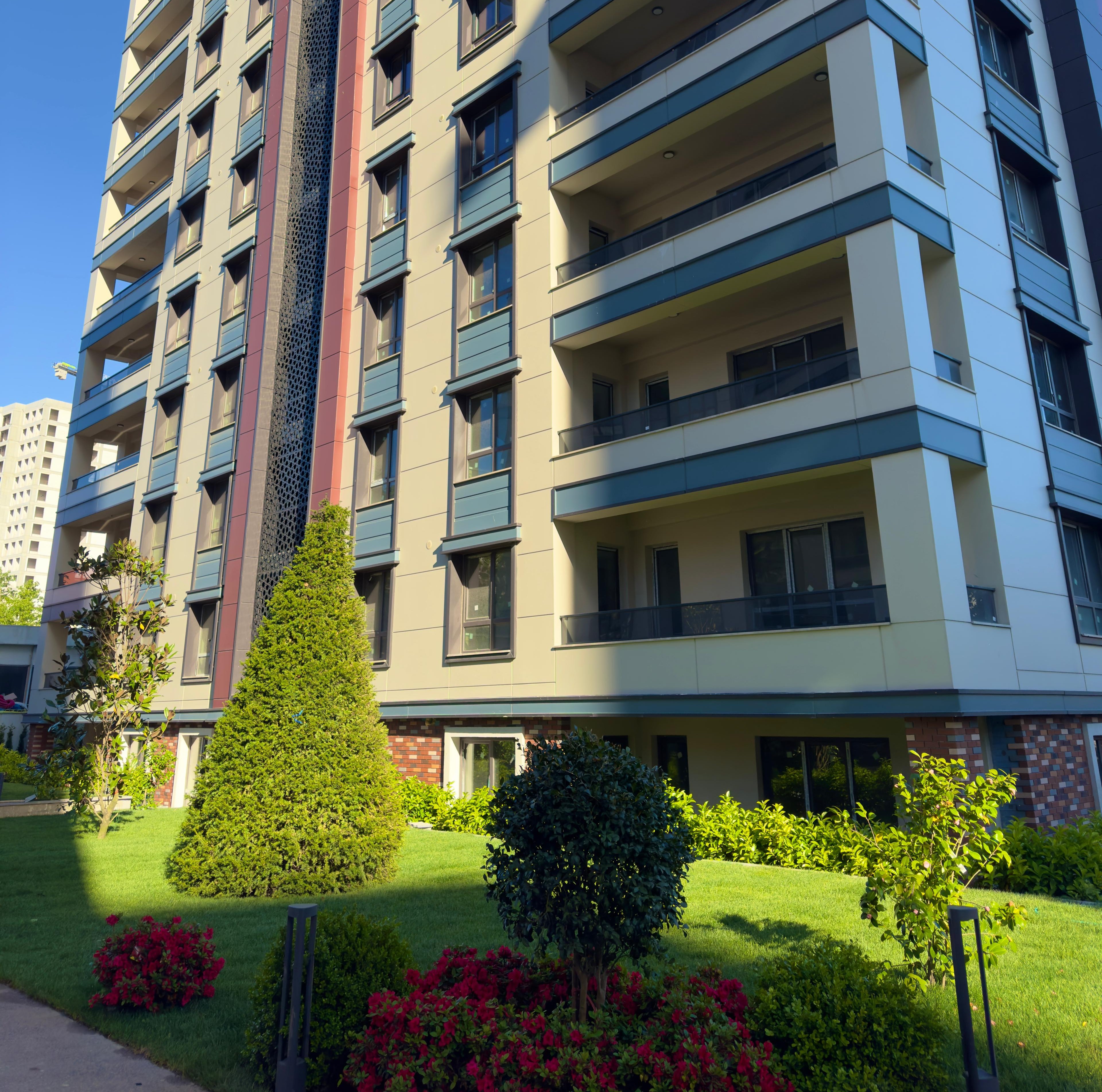 City Centre Istanbul Luxury Apartments - Lush green gardens