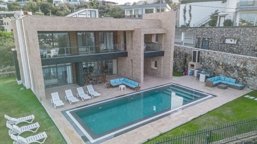 5-Bed Luxury Villa in Yalıkavak-Modern Design