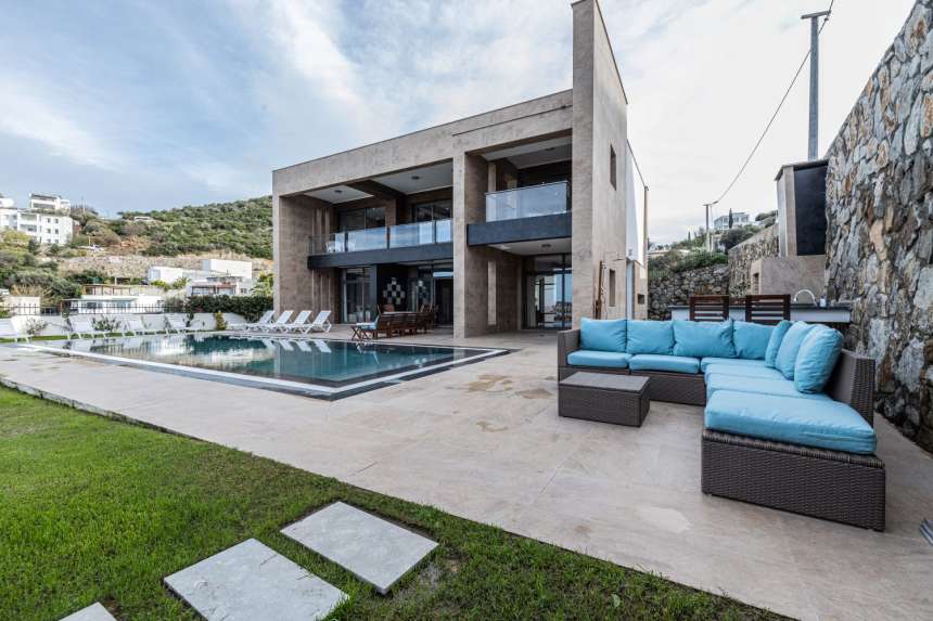 5-Bed Luxury Villa in Yalıkavak- Outdoor Lounging