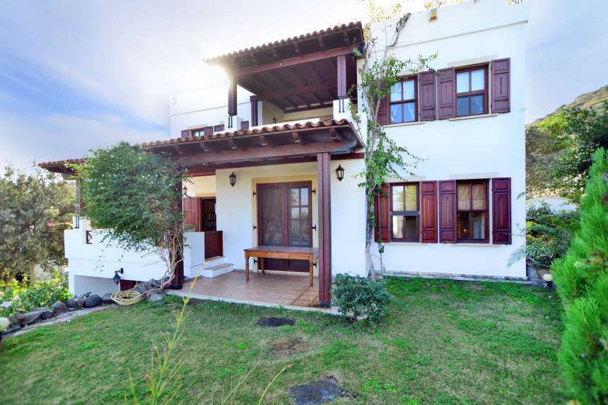 Detached Yalikavak Villa- Vast Plot