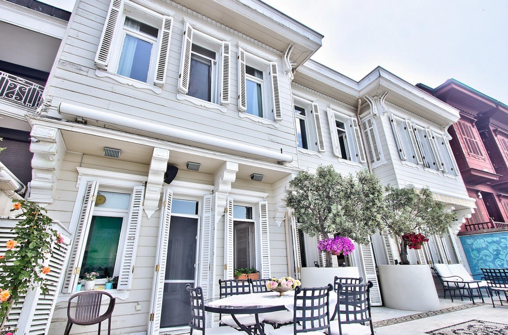 Seafront Beykoz Yali- Prestigious Location
