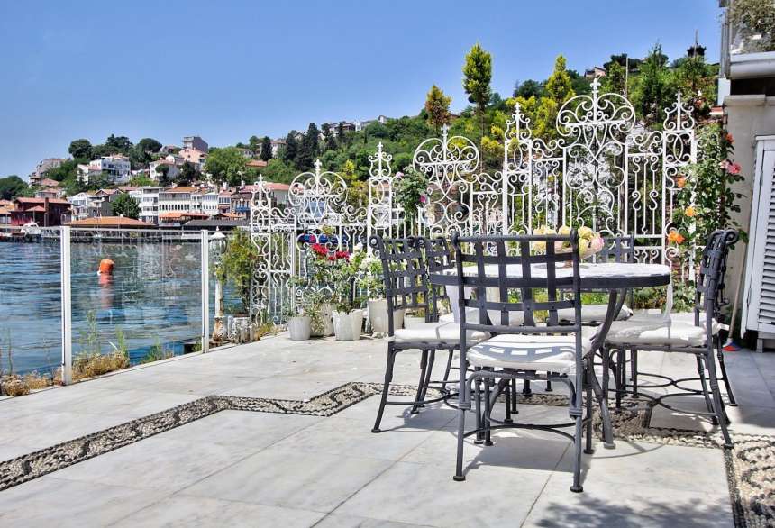 Asian Istanbul Seafront Mansion Beykoz Turkey Homes