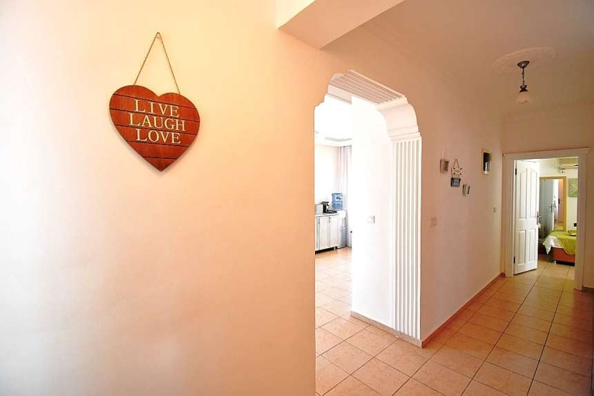 3-Bed Calis Penthouse- Entrance Level