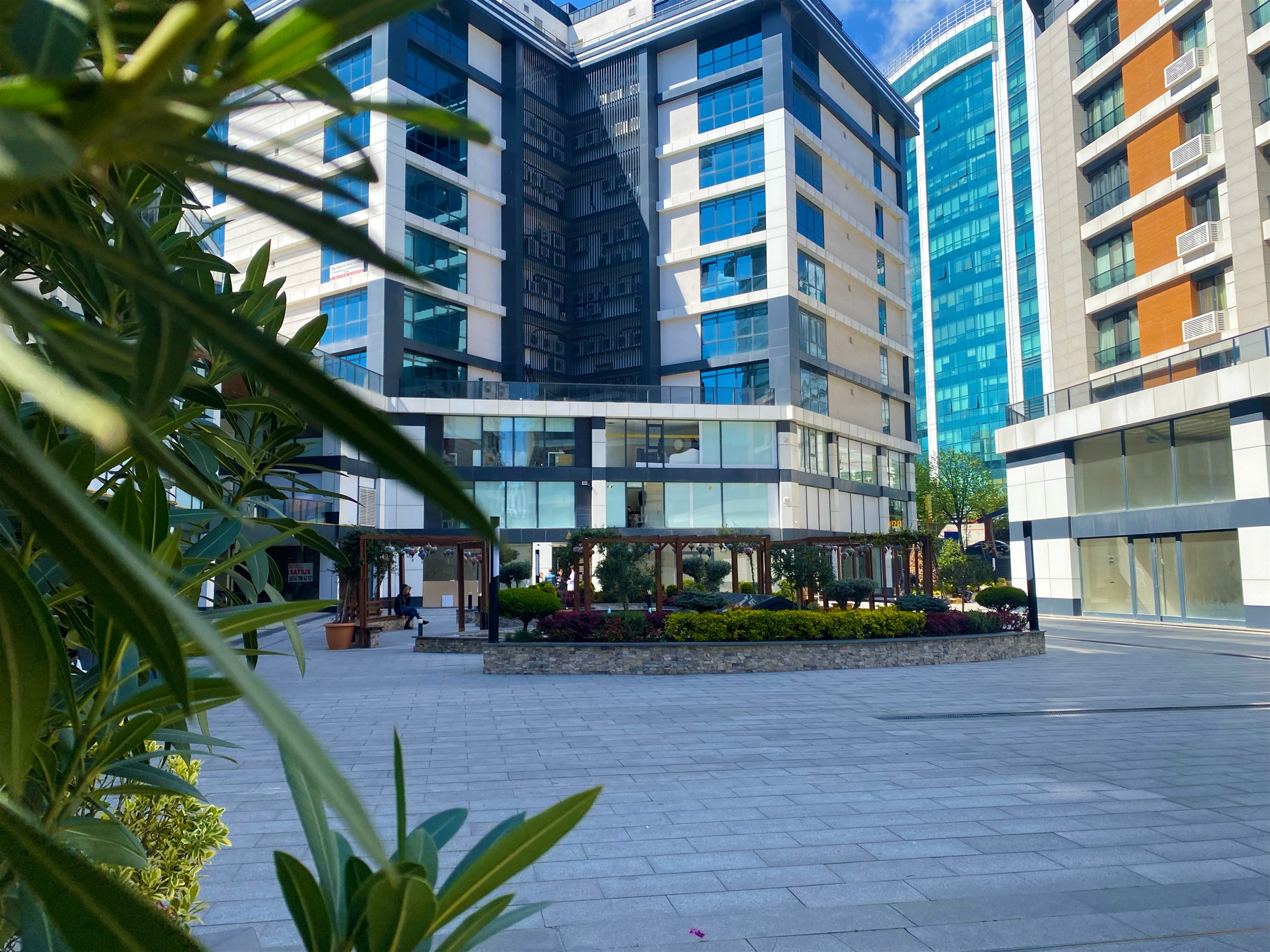 Newly Built Beylıkduzu Apartments - Modern Complex