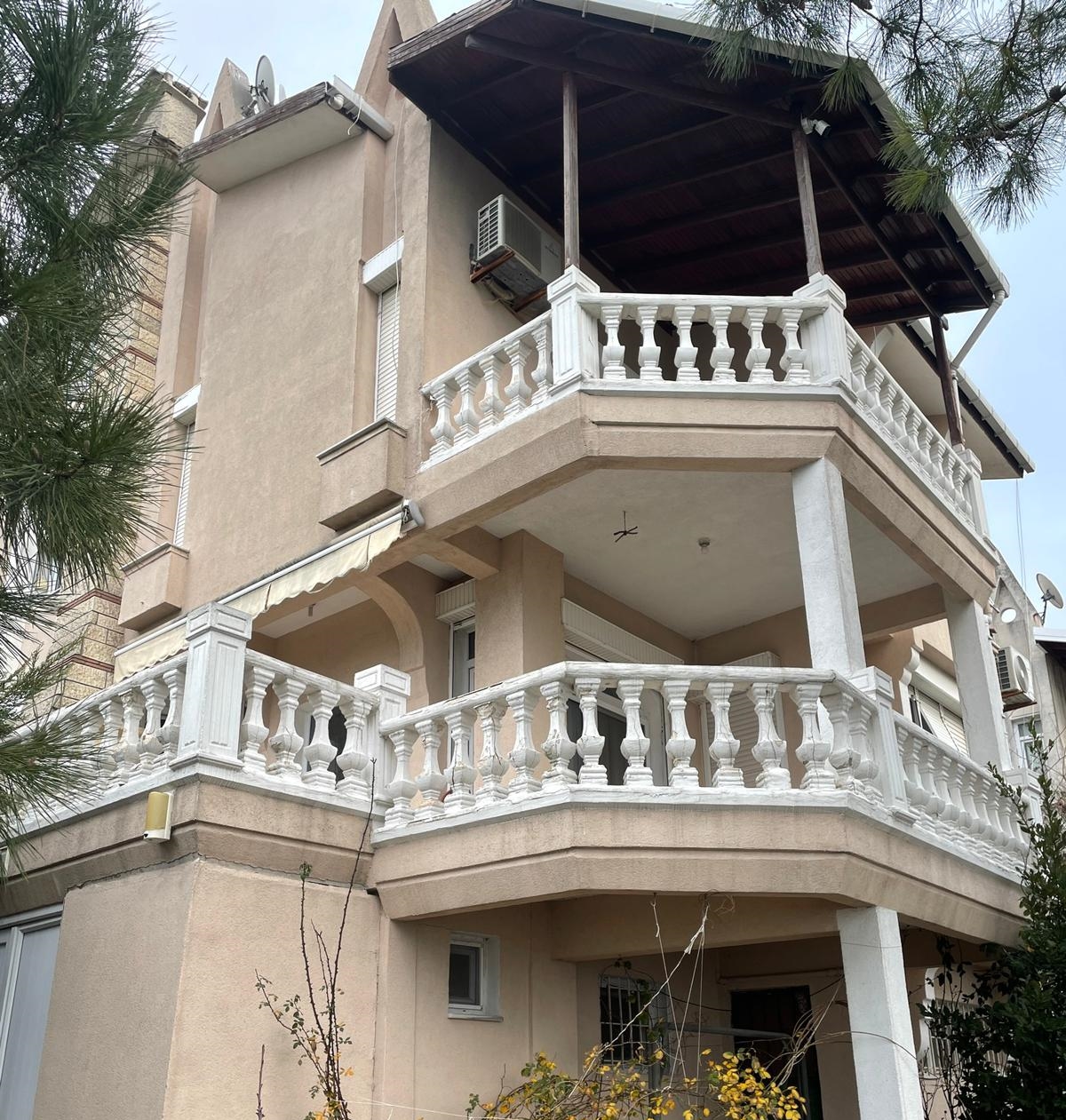 Great location Istanbul Property For Sale - Main view of semi-detached villa