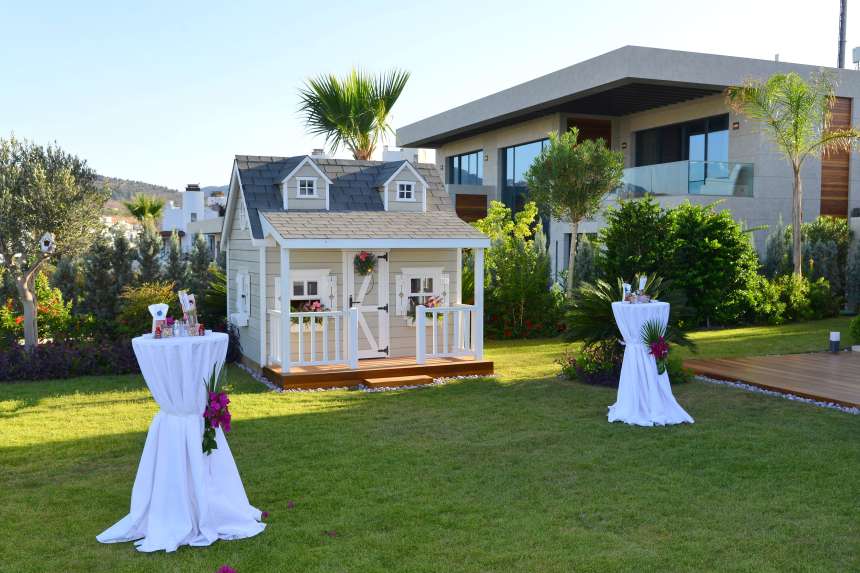 Modern Villa In Bodrum with access to private beach - Large garden with a mini house