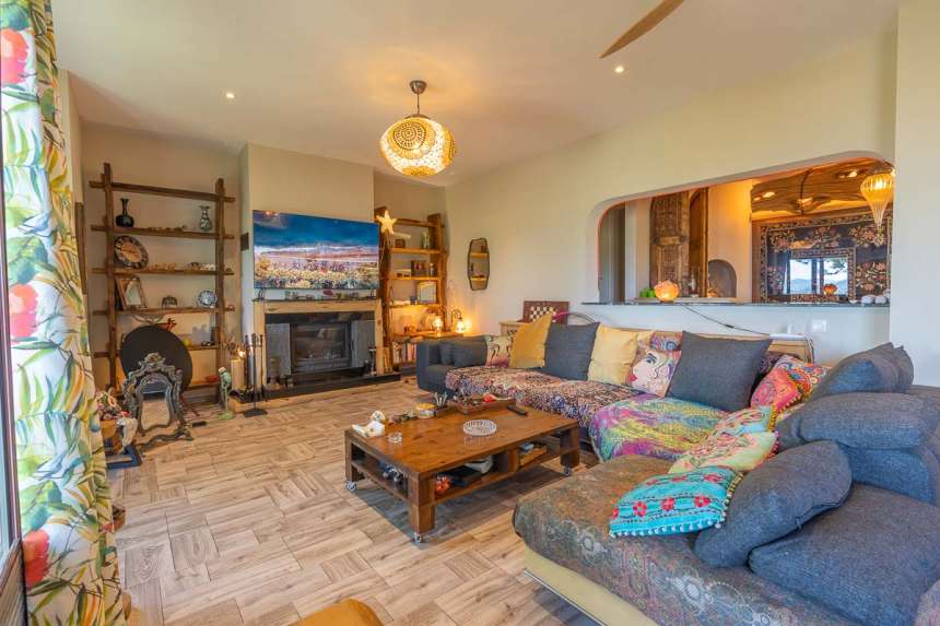 Semi-Detached Luxury villa in Fethiye For Sale - Glorious spacious living room