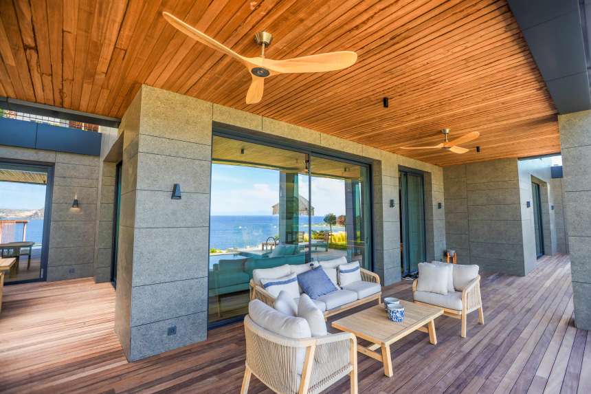 Beautiful Seafront Yalikavak Residences and Villas – Large balconies