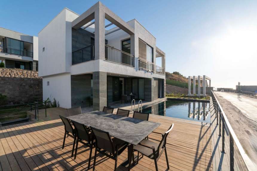 Seafront Bodrum Luxury Villas And Apartments – Main view of villa and private pool