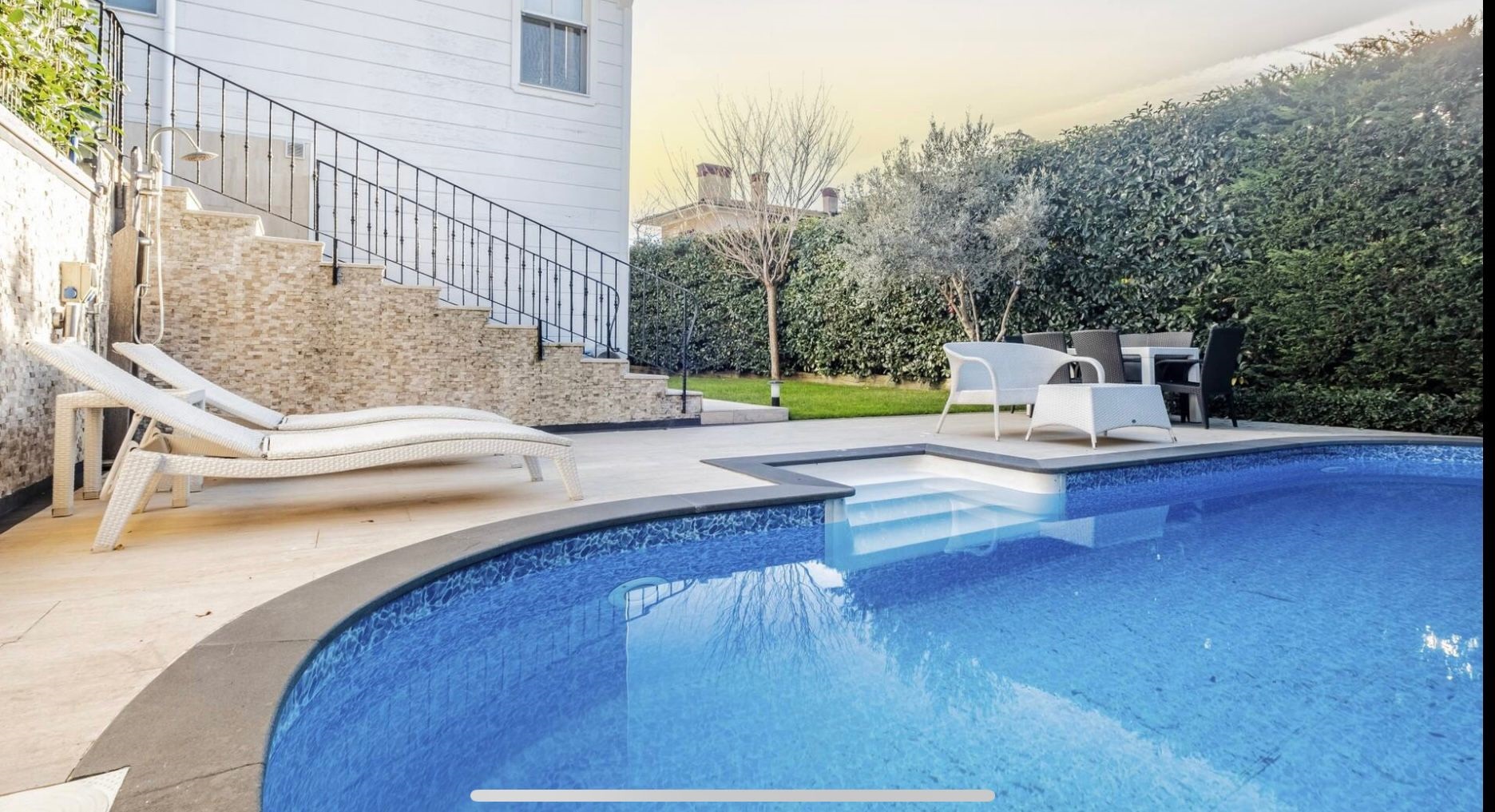 Sophisticated Renovated Historical Istanbul Mansion For Sale - Private swimming pool and terraces