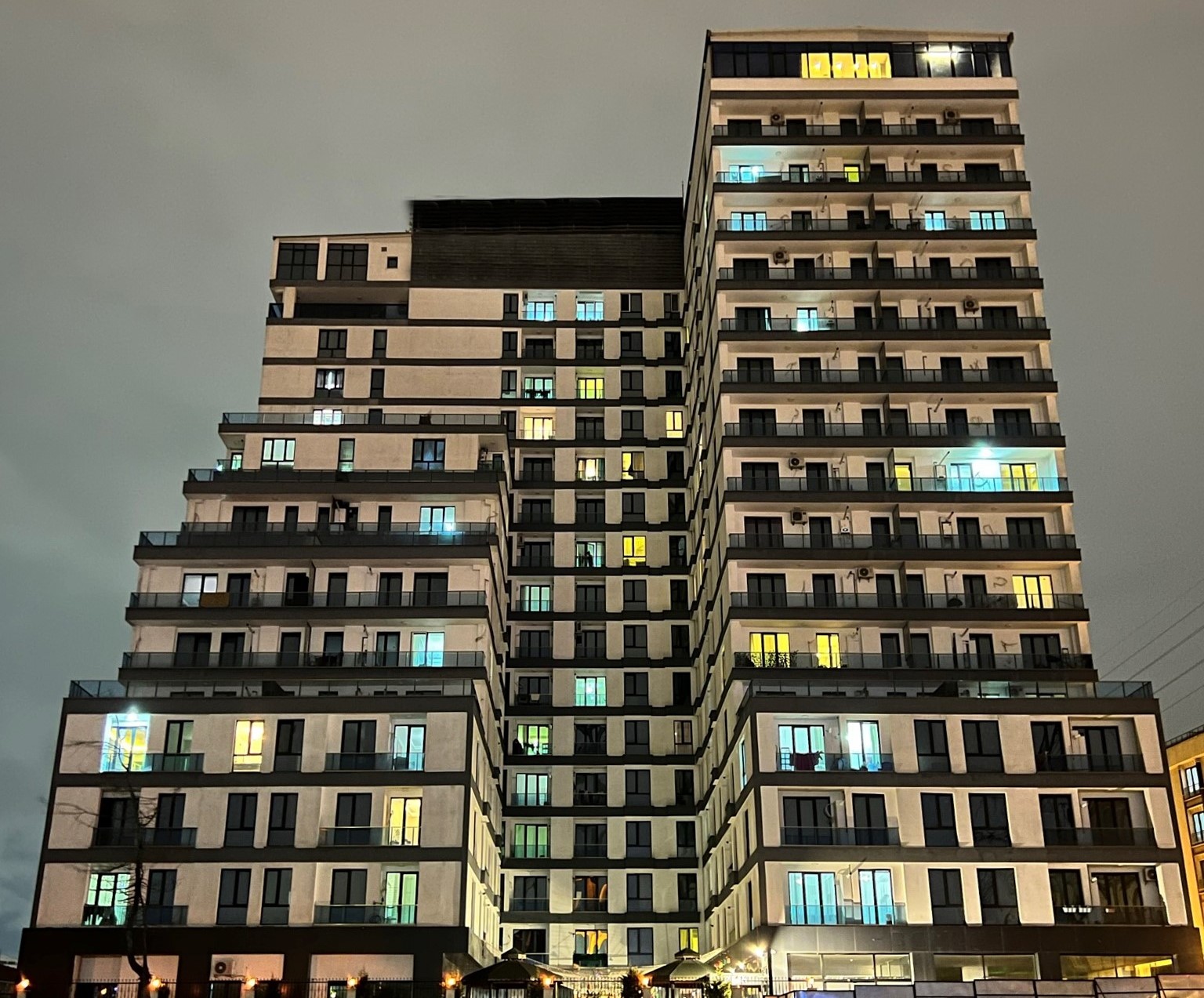 Chic Istanbul Apartment For Sale With On Facilities - Main view of apartment building 