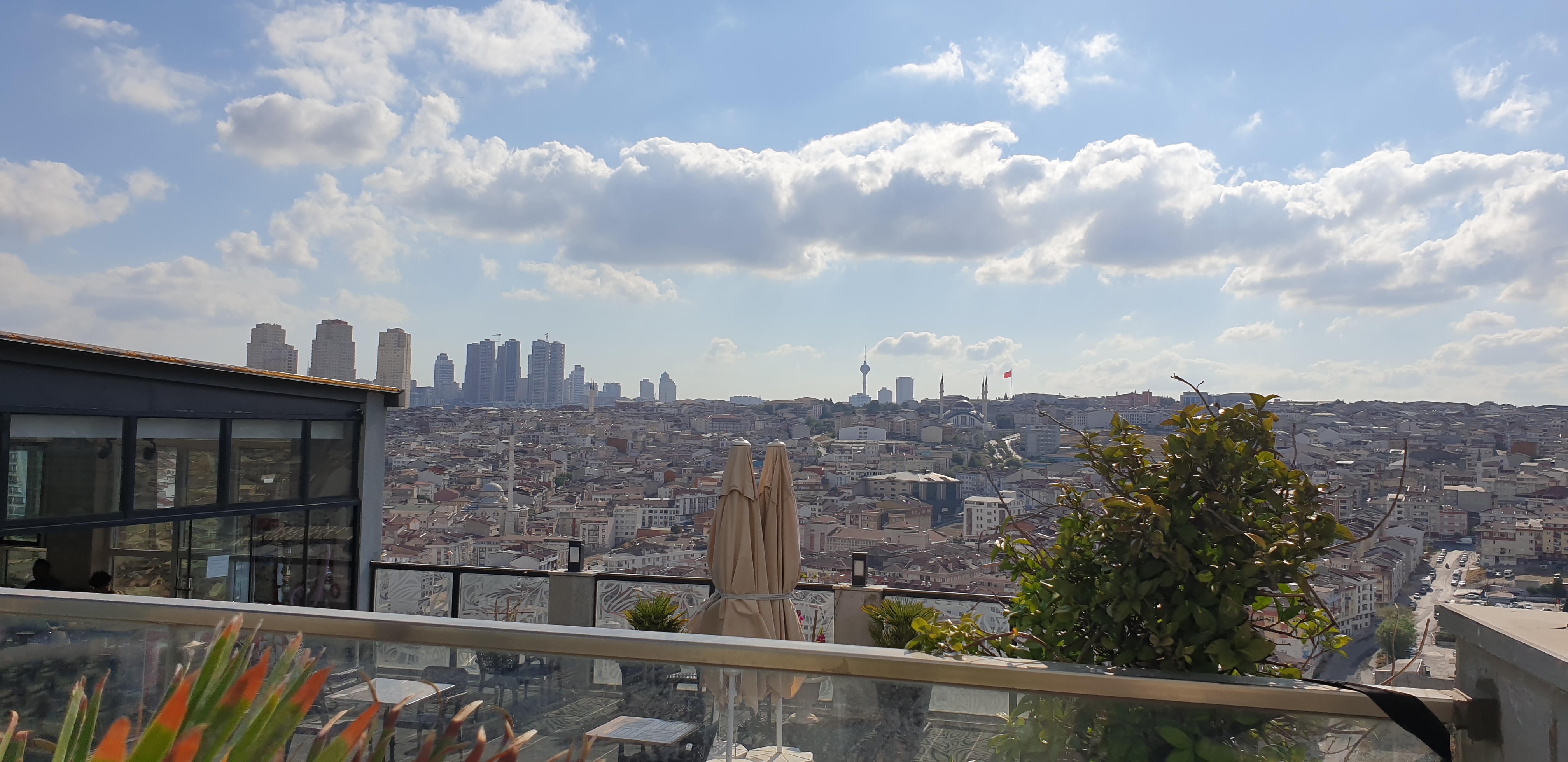 Chic Istanbul Apartment For Sale With On Facilities - Amazing city and nature views