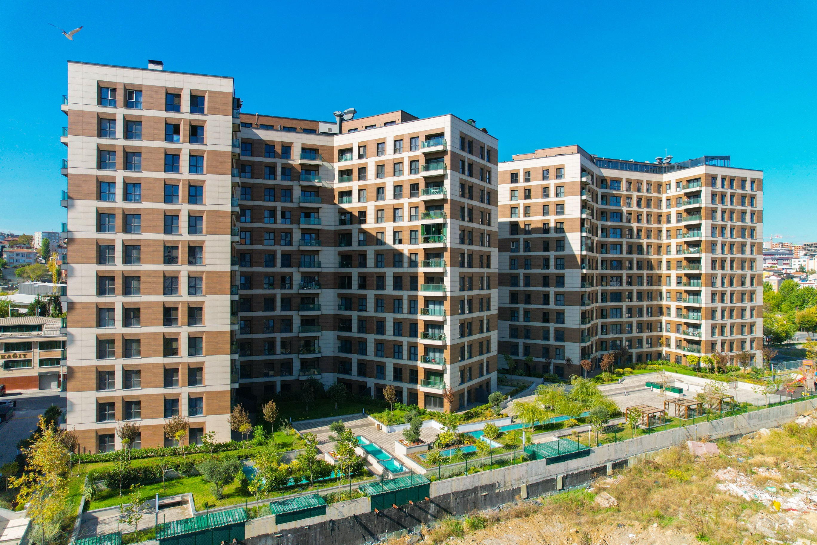 Newly Built Captivating Apartments In Istanbul For Sale - A stylish green complex