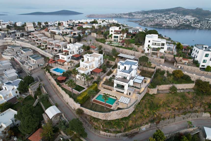 A Sensational Villa In Bodrum With A Private Pool - A luxurious detached villa with panoramic sea views