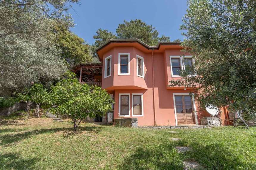 Pristine Semi-Detached Gocek Property in Fethiye For Sale - A beautiful villa and gardens