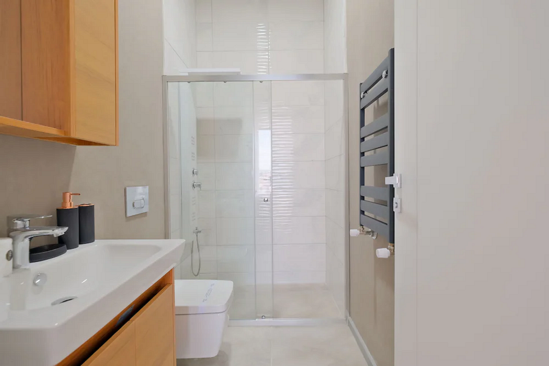 Innovative Asian Istanbul Properties For Sale - Modern fully installed bathroom