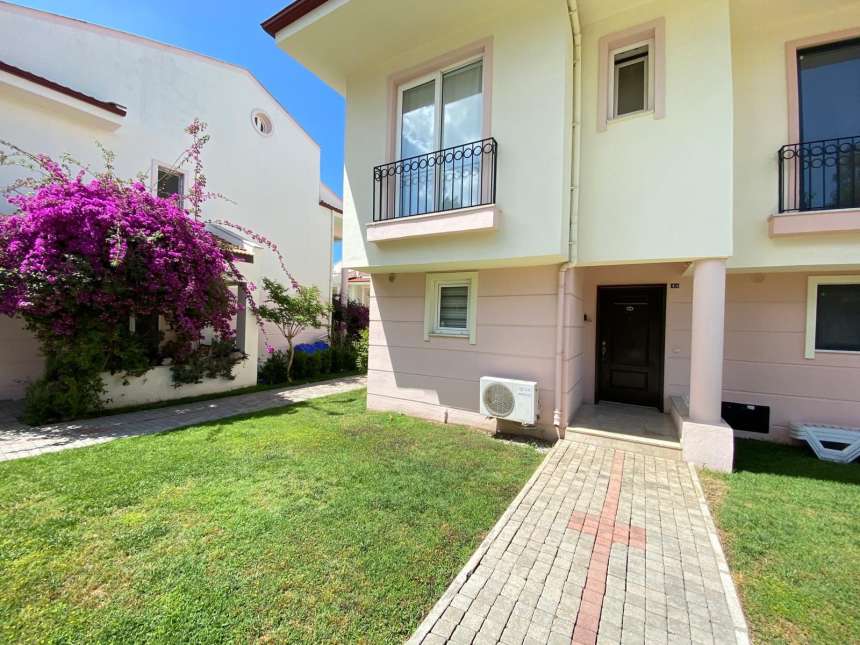 Adorable 3-bedroom semi detached Triplex villa for sale - Entrance to the villa
