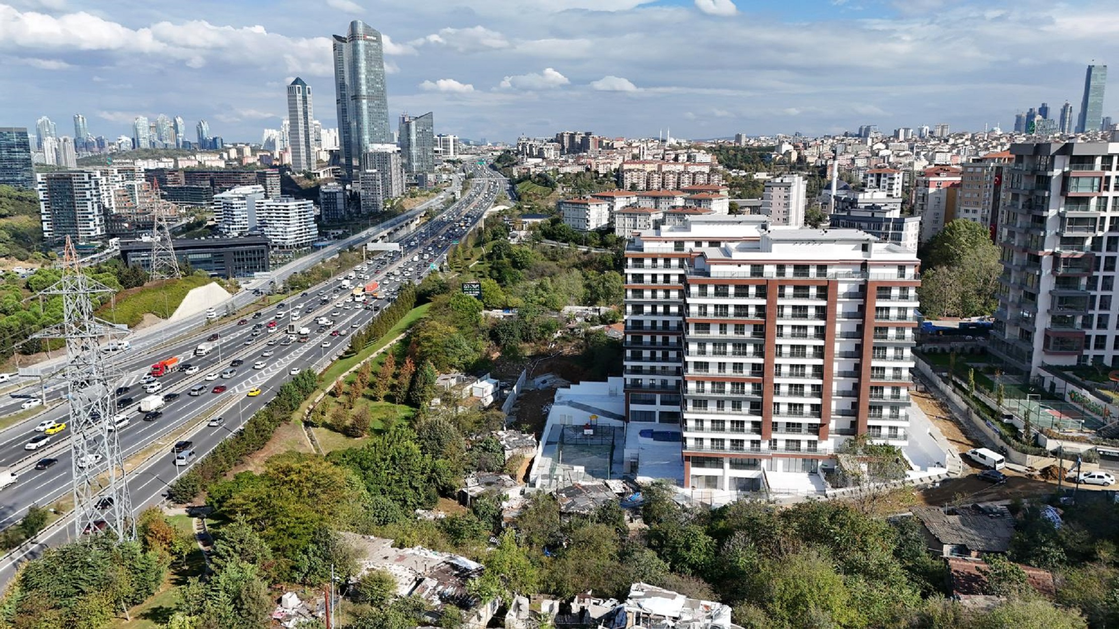 Trendy Istanbul Off-Plan Apartments in Kagithane For Sale - Forest views 
