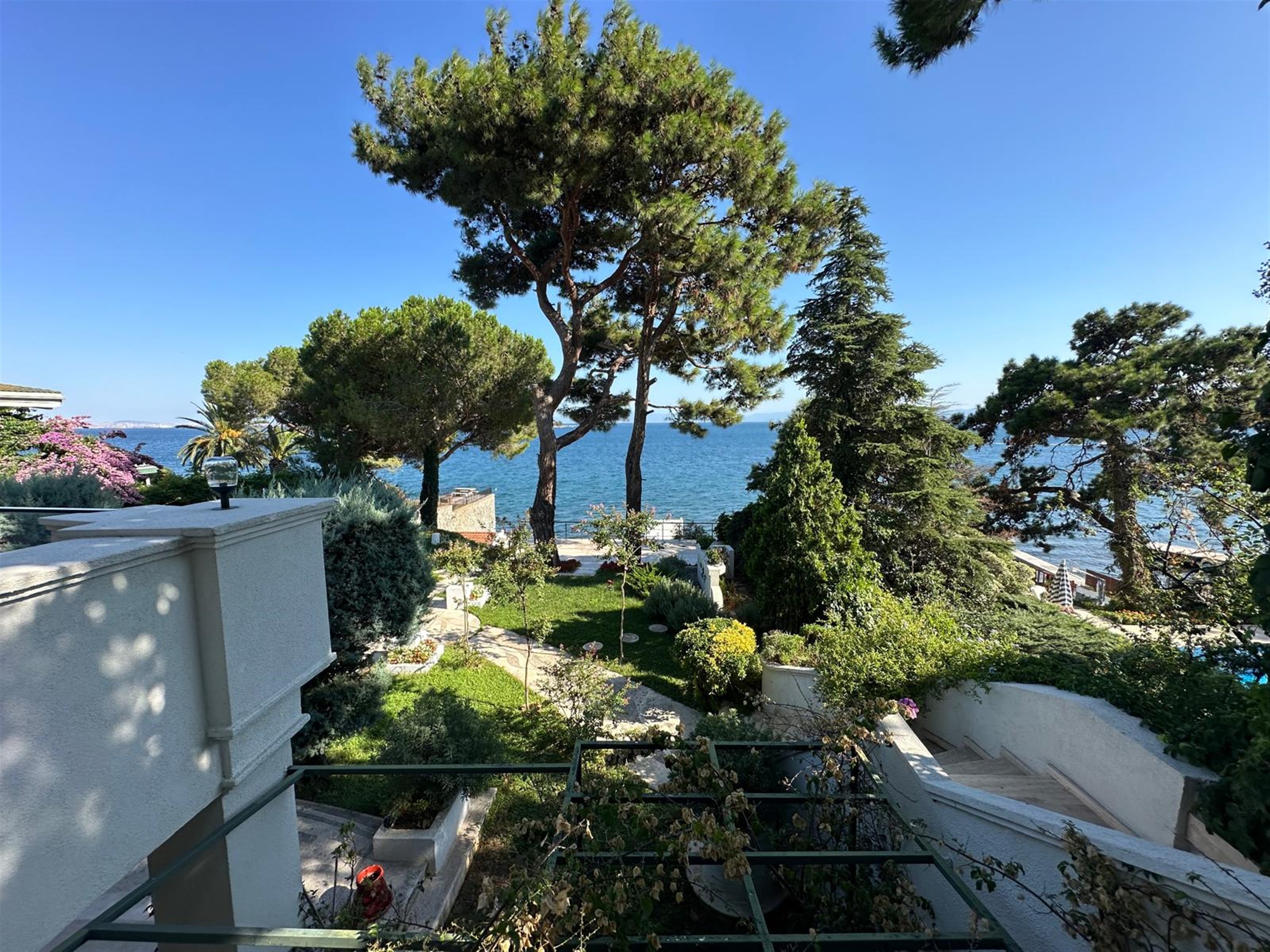 A Sprawling Twelve Room Mansion For Sale In Buyukada, Istanbul - Panoramic sea views from the mansion