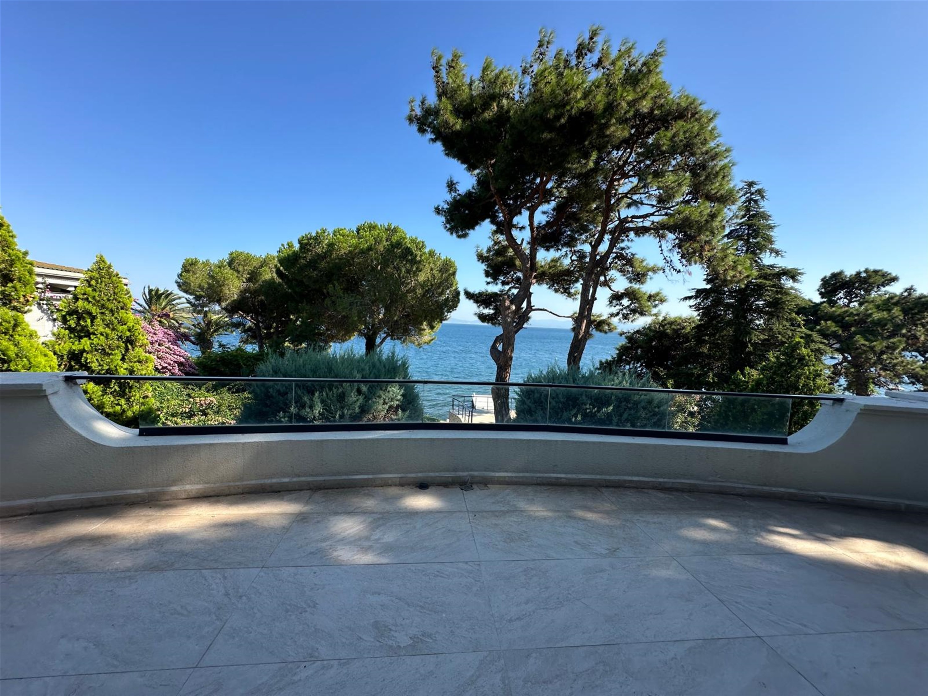 A Sprawling Twelve Room Mansion For Sale In Buyukada, Istanbul - Stunning sea view from the huge balcony