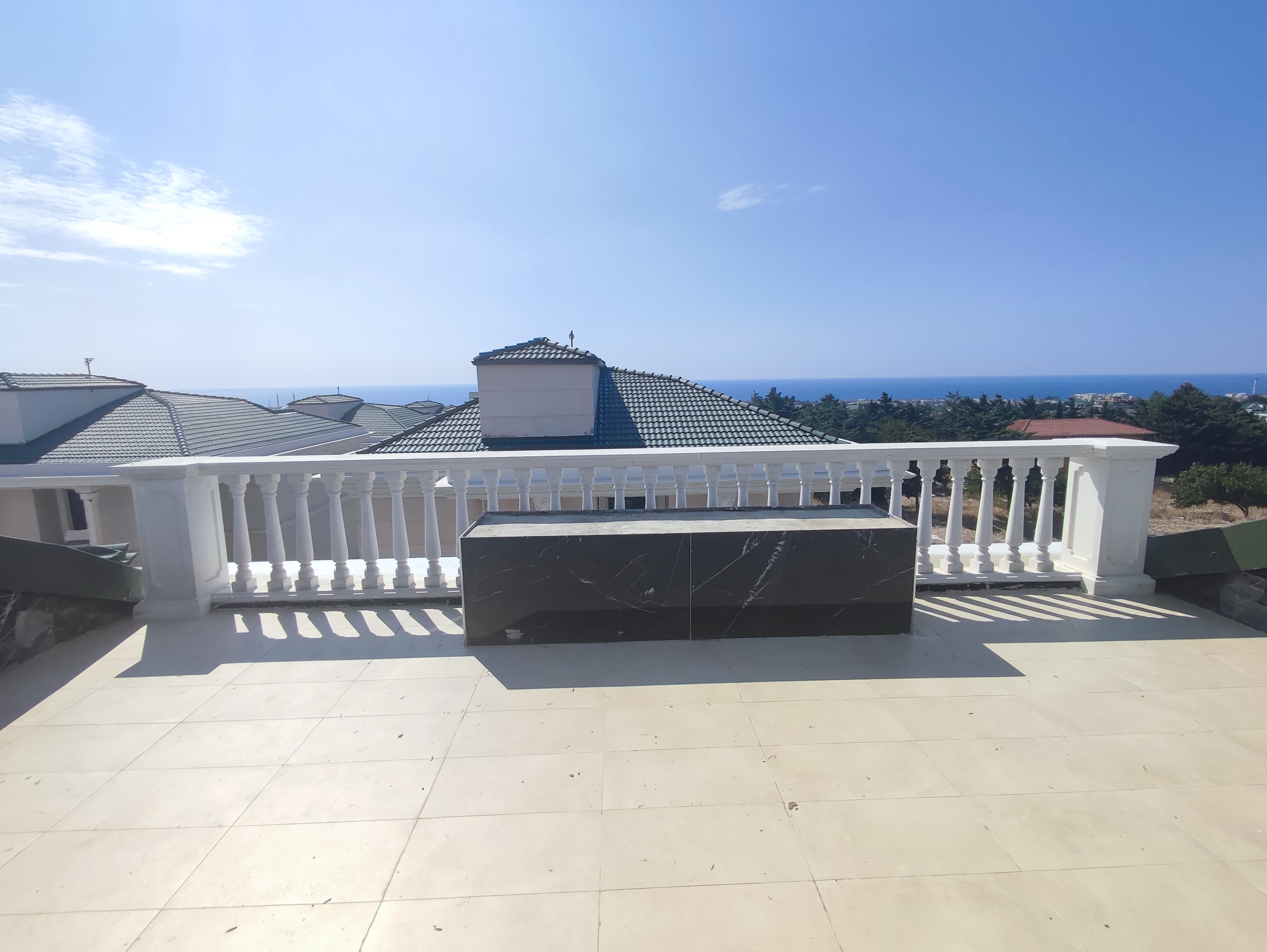Sea View Istanbul Villas in Buyukcekmece For Sale - Desirable roof terrace with sea views