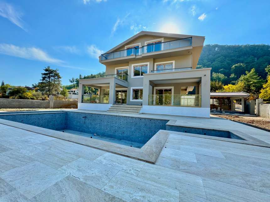 Modern Fethiye Villa For Sale In Uzumlu – Main view of the villa & pool