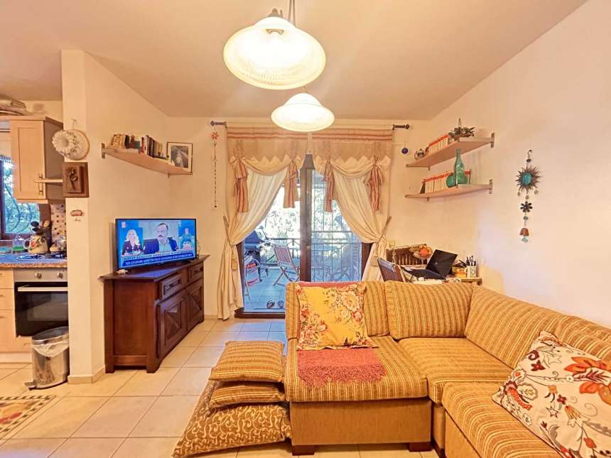 A Beautiful Furnished Apartment In Bodrum For Sale - Lounge with terrace access