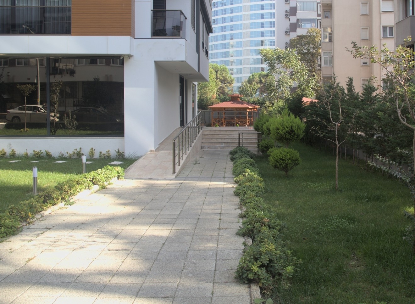 Sea View Investment Property For Sale In Istanbul - Established communal gardens