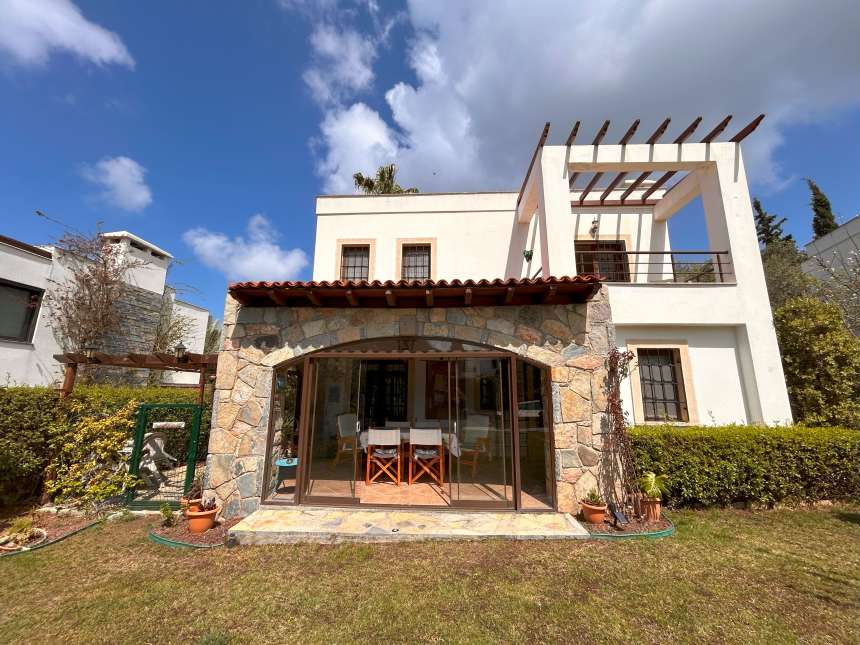 Luxury Property For Sale In Yalikavak Centre - A beautiful duplex villa with private garden