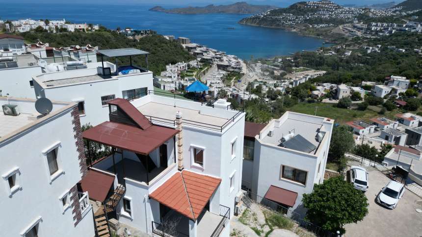 Attractive Duplex Bodrum Villa For Sale - Set on the hillside with sea views
