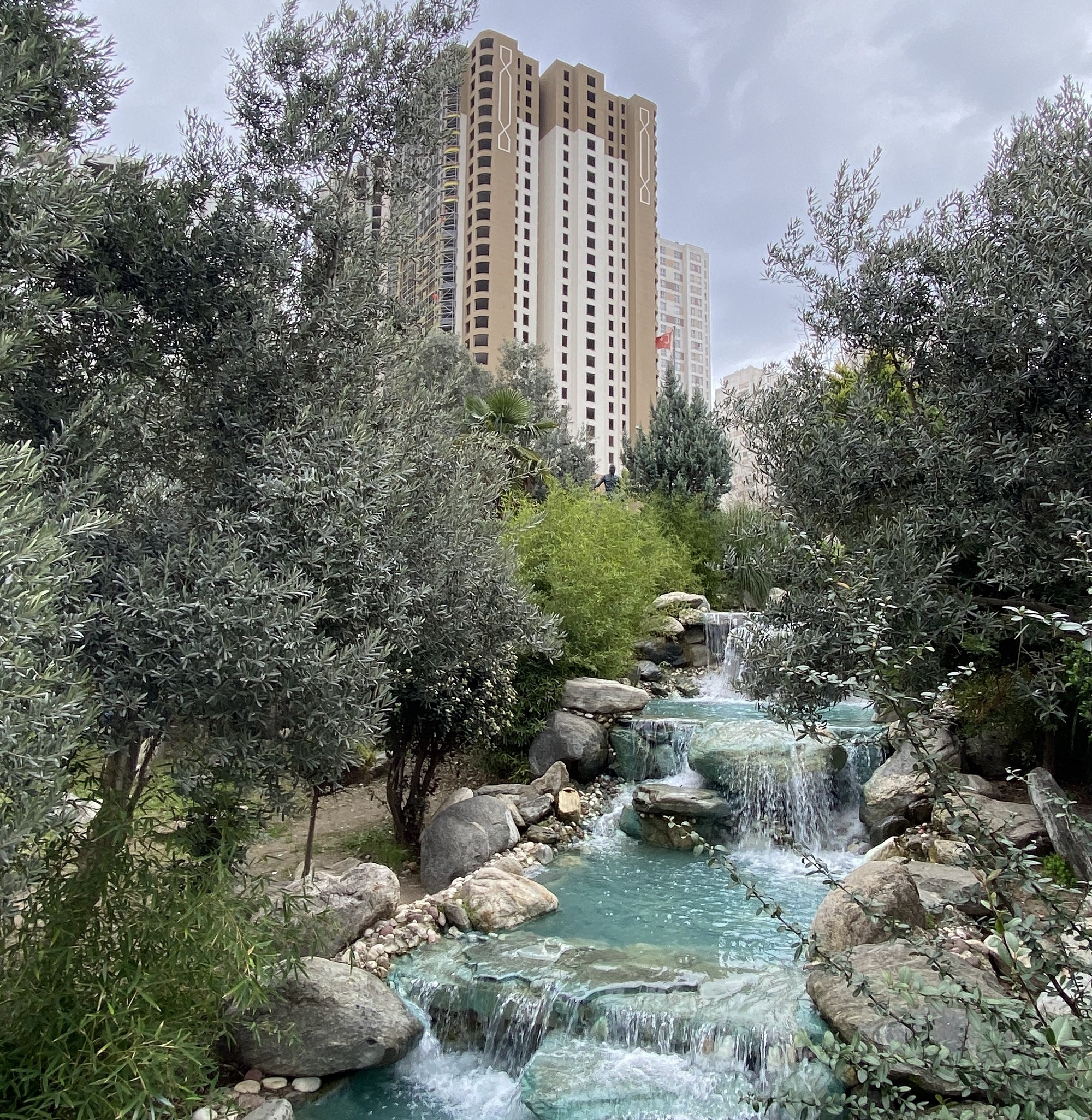 Modern Istanbul Apartments For Sale With On-Complex Facilities - Beautiful surroundings