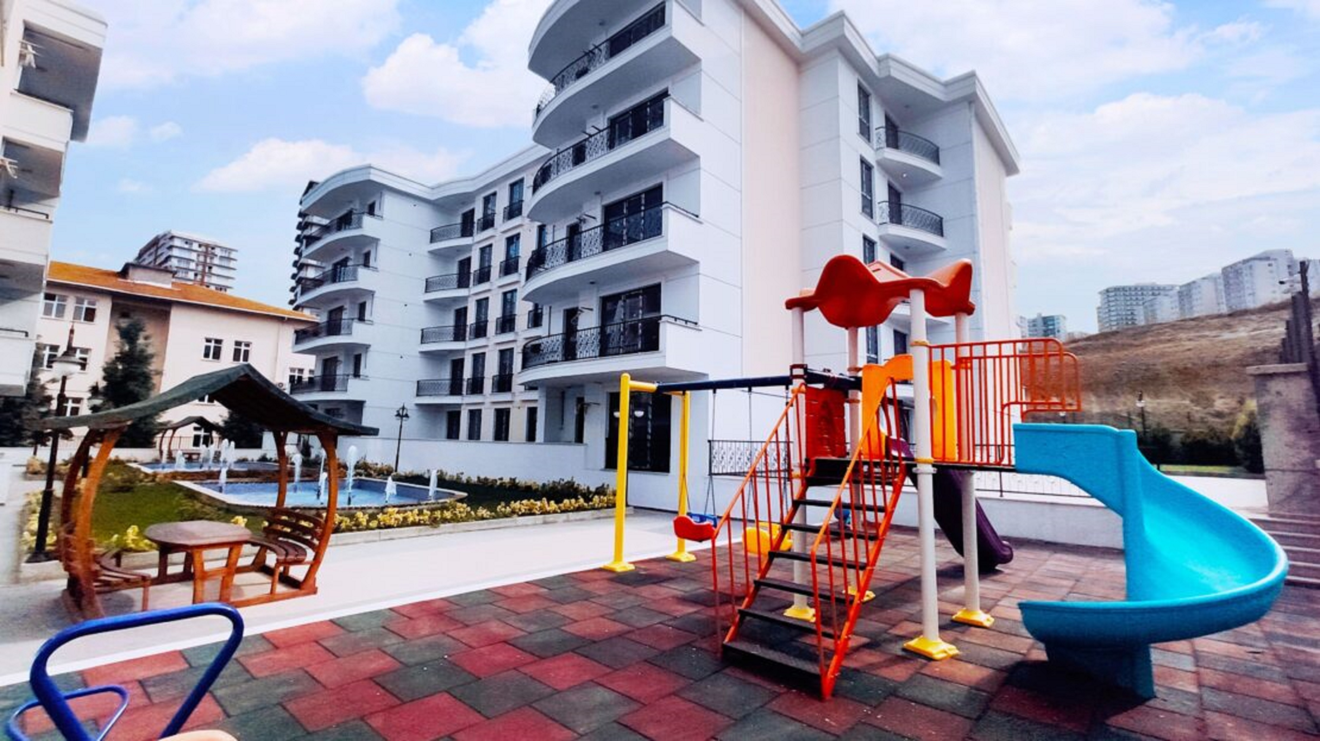 Impressive Istanbul Apartments For Sale In Esenyurt - Children's playground