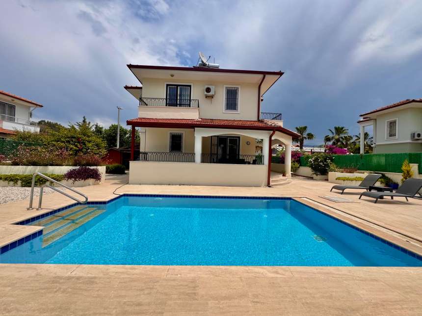 A Charming Detached Calis Villa For Sale - Private pool and sun terraces