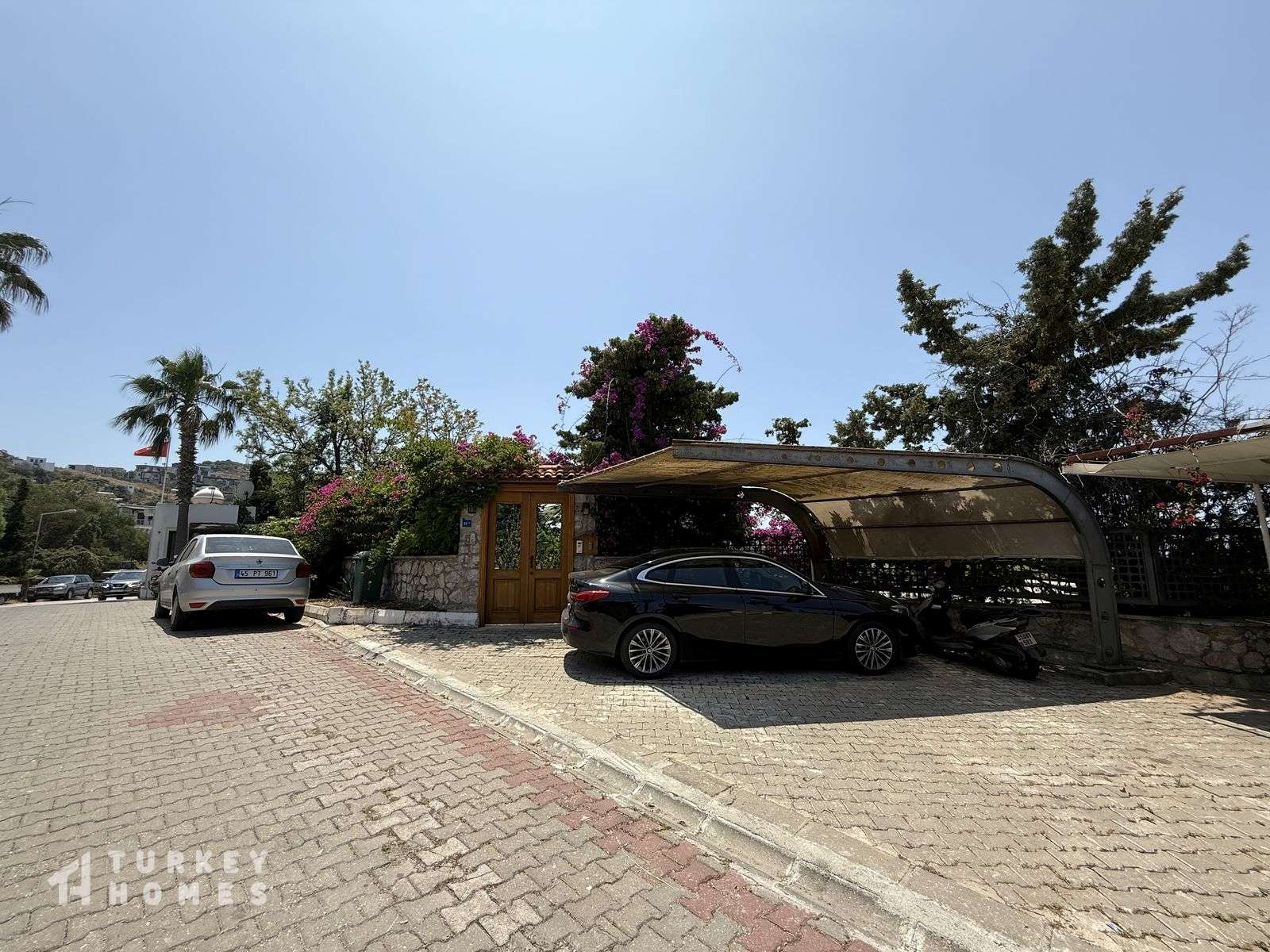Grand Sea-View Yalikavak Villa For Sale – Private parking area