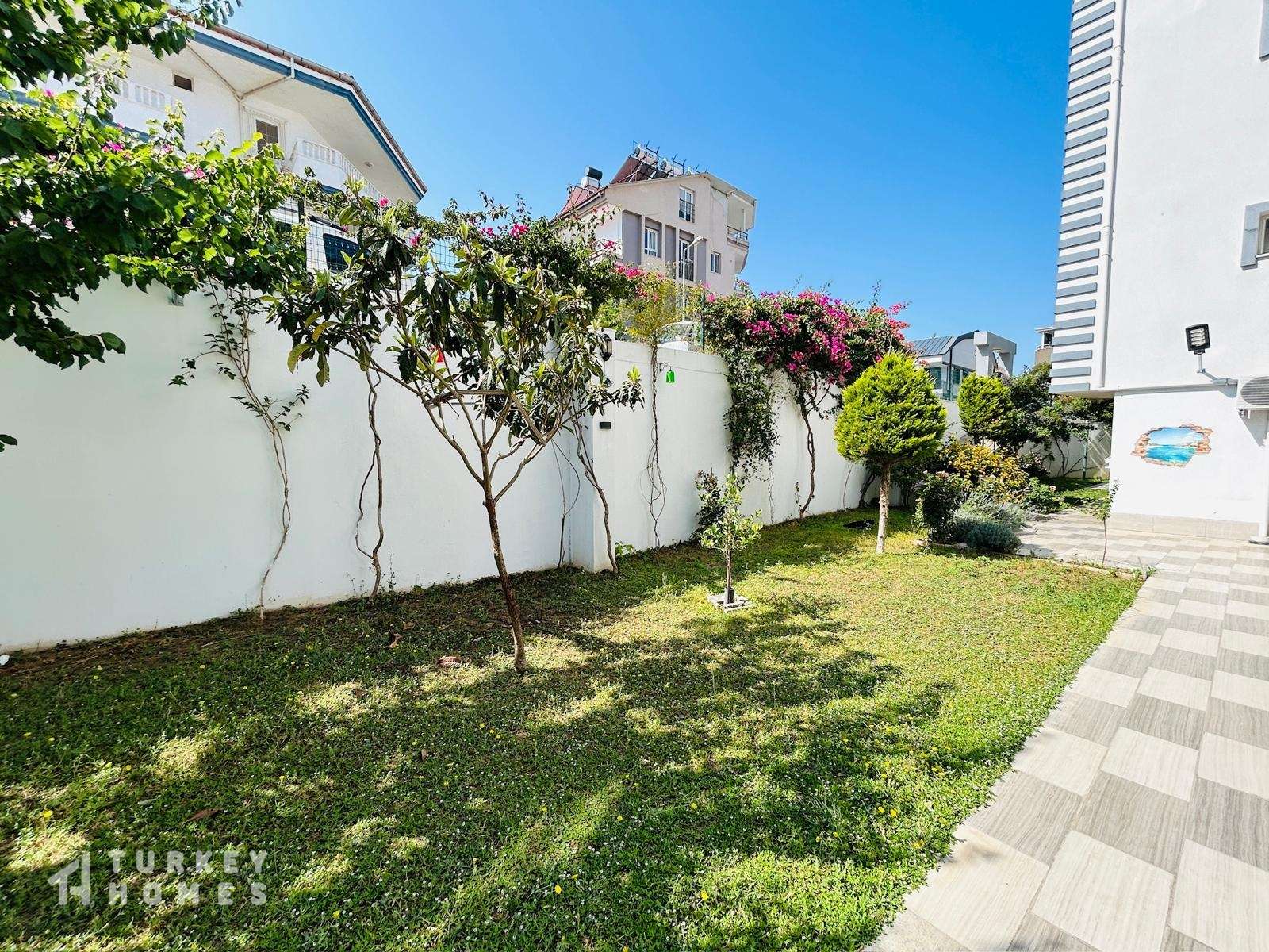 Sea View Apartment For Sale In Hisar, Didim - Well-maintained gardens