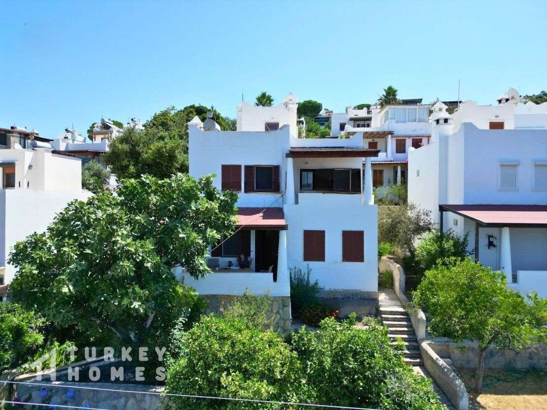 Sea View Duplex Bodrum Property For Sale - A traditional duplex house
