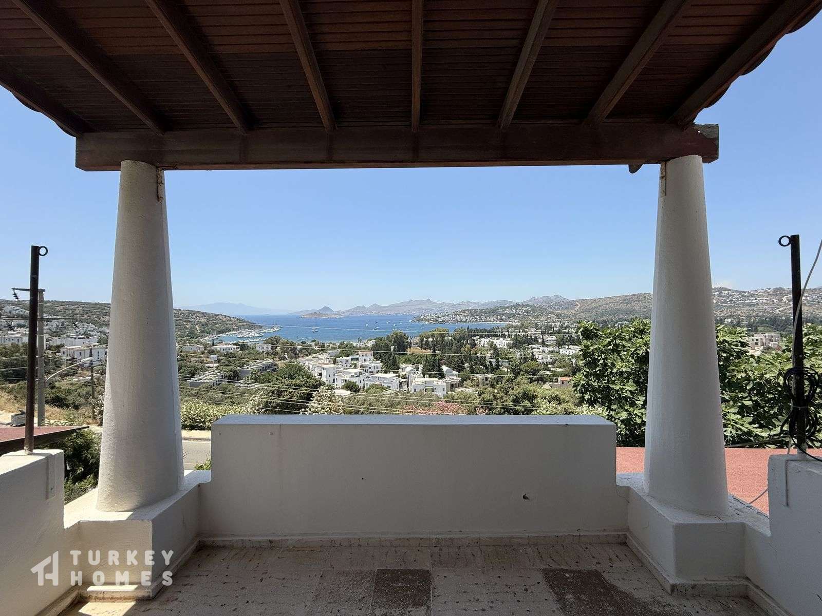 Sea View Duplex Bodrum Property For Sale - Sea view bedroom balcony