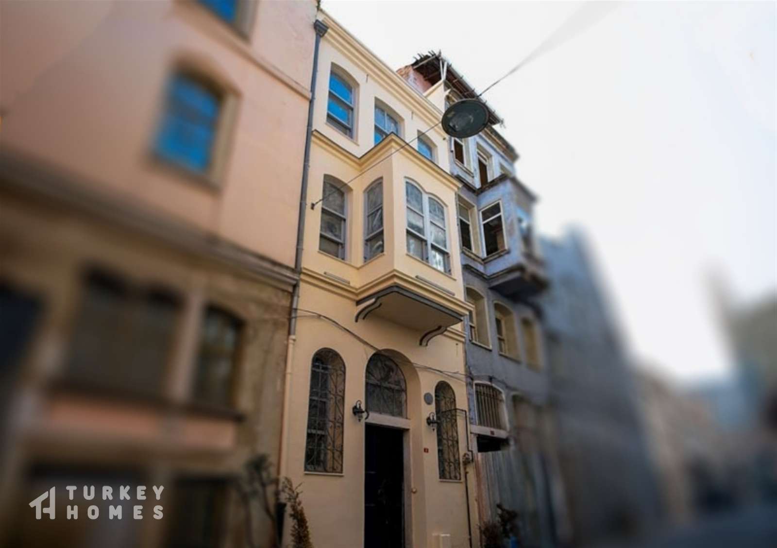 Renovated Property For Sale in Fatih, Istanbul - A three level property