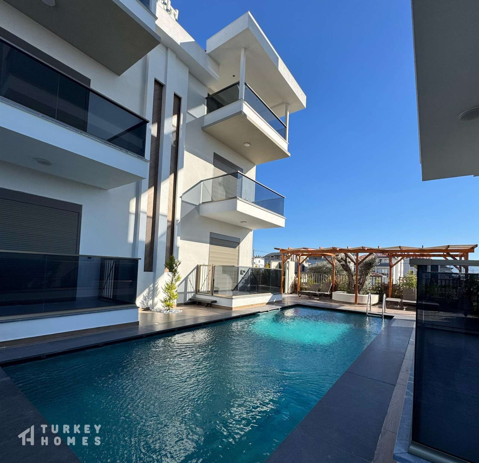 Idyllic Property For Sale In Manavgat, Antalya - Apartment complex with shared pool
