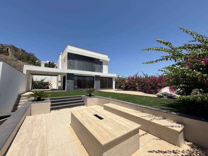 Sea View Villa With A Private Pool For Sale In Yalikavak, Bodrum – Gorgeous seating area