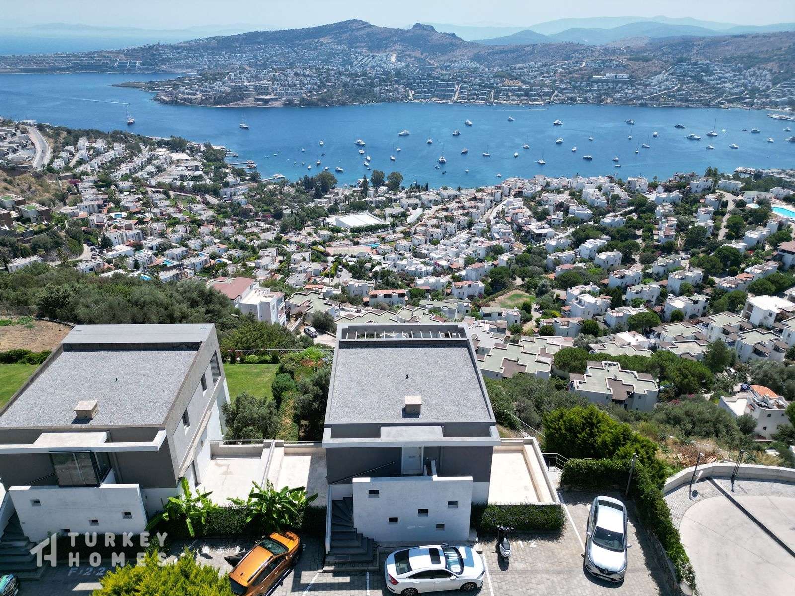 An Exquisite Triplex Villa In Bodrum With A Large Garden - A sea view property with private garden