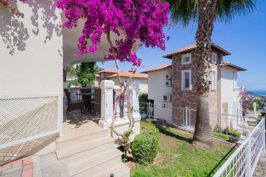 3-Bed Alanya Villa - Tepe